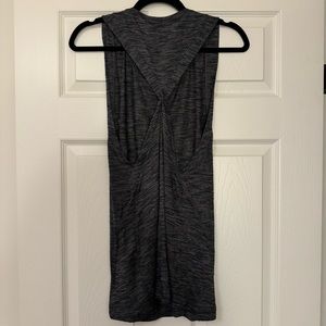 lululemon athletica | Tank with Twisted Back | Size 10